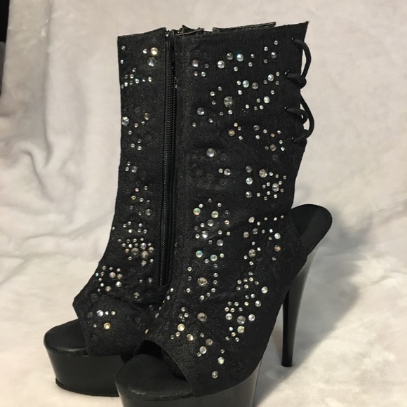 Heels - Picture 2 of 2